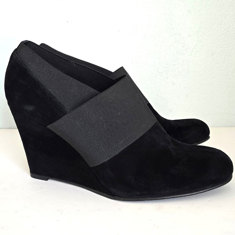 Stuart Weitzman Wedge Heels Women's 10M Black Suede Stretch Slip On Classic Prep